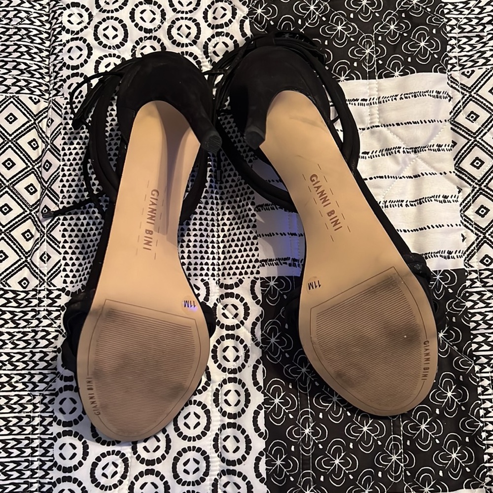 Gianni Bini suede heels - Picture 3 of 4